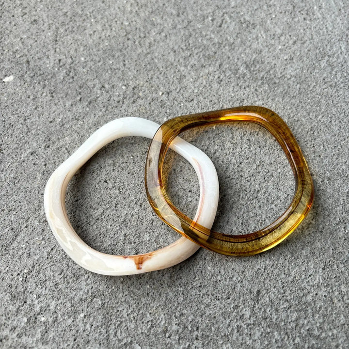 Lot de 2 bracelets en résine ondulée