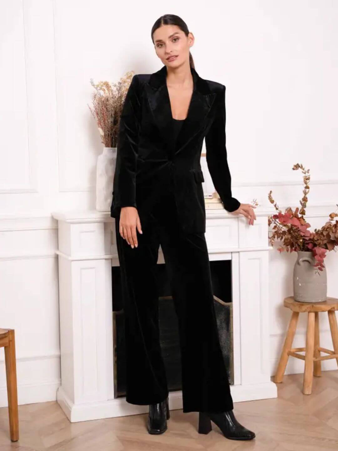 VELVETINE Elegant Black Velvet Trousers