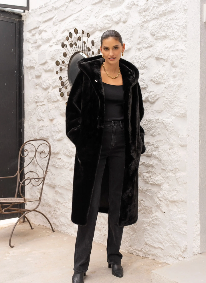 Manteau long en fausse fourrure à capuche