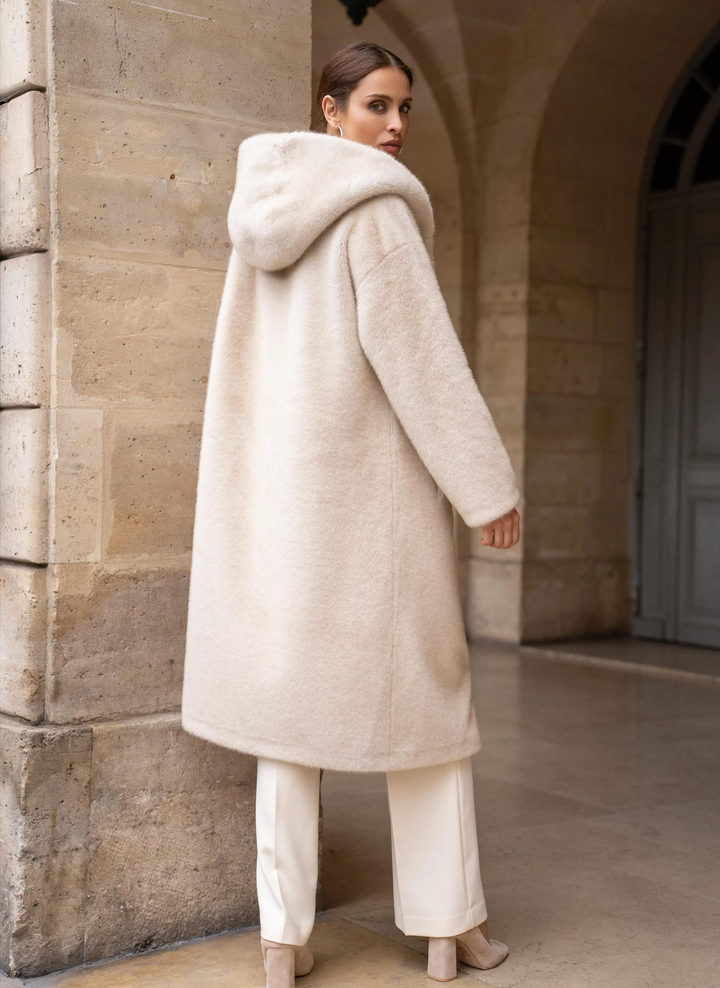 Manteau long en fausse fourrure à capuche