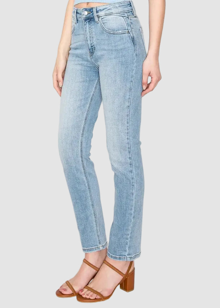 Jean taille haute à jambes droites