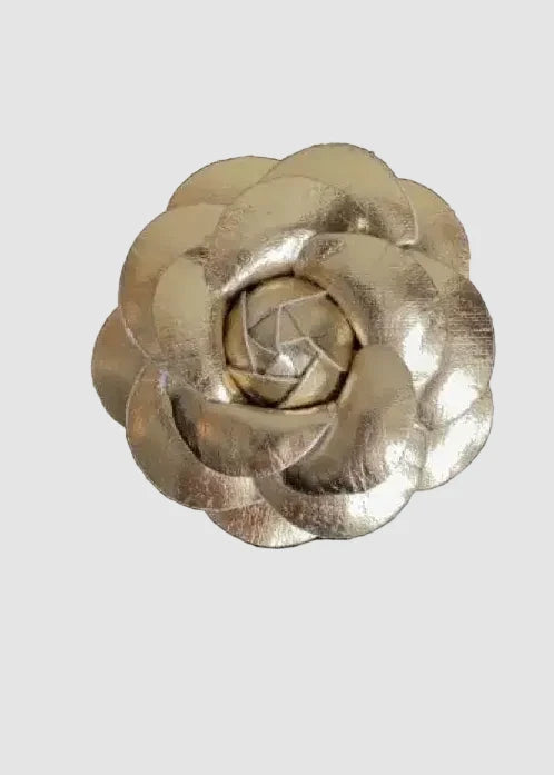 Broche Fleur de Camélia Marron Classique