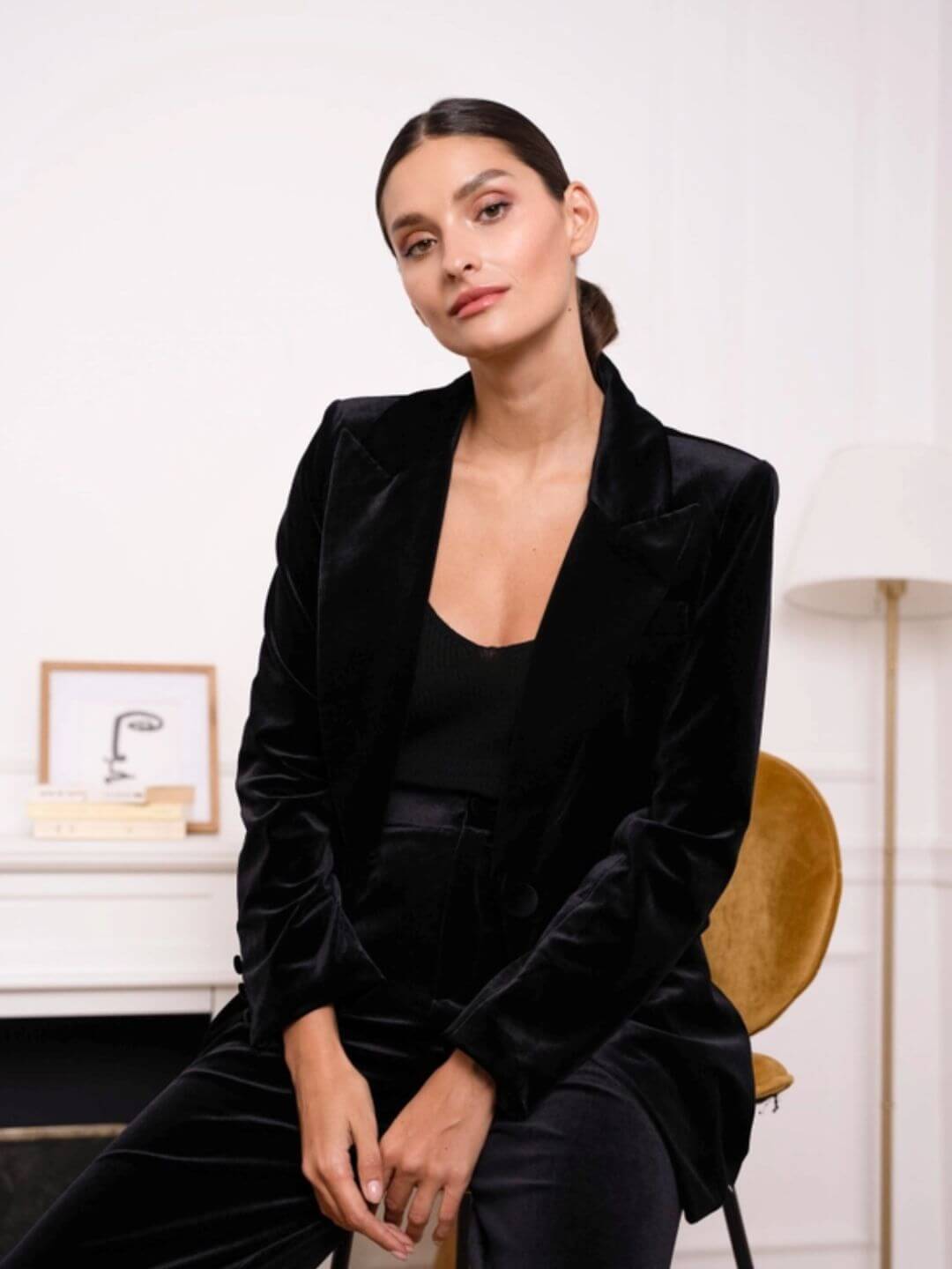 Elegant Black Velvet Blazer