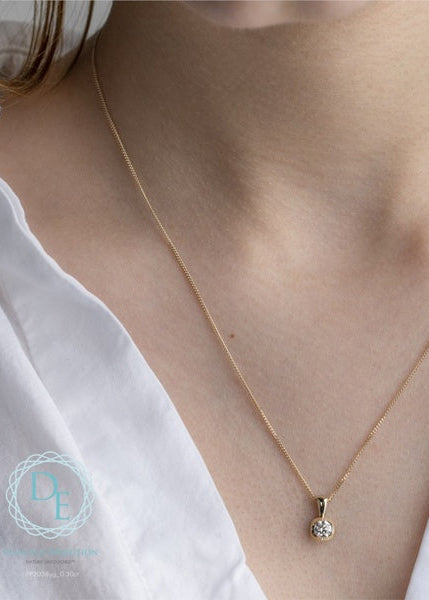 Pendentif en diamant cultivé en laboratoire en or jaune 10 carats