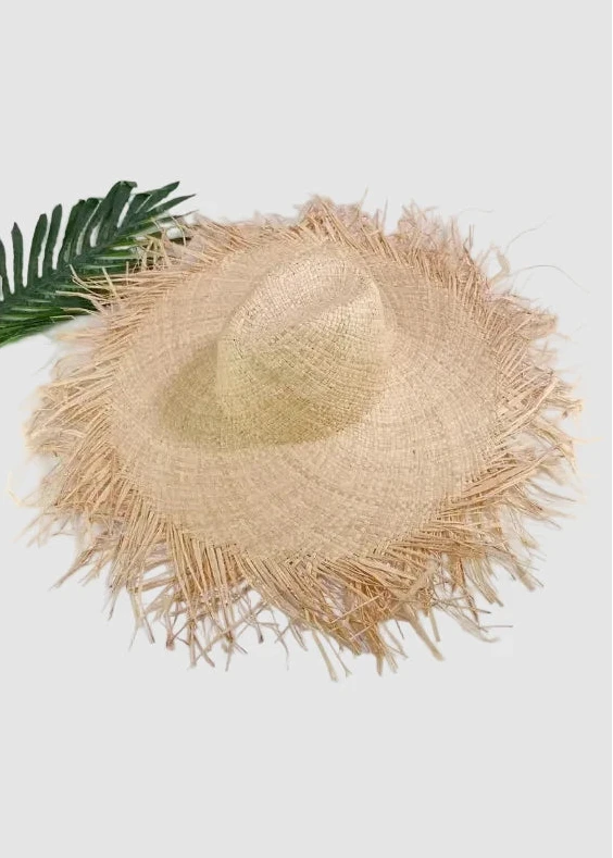 Chapeau en raphia tissé naturel avec bord effiloché