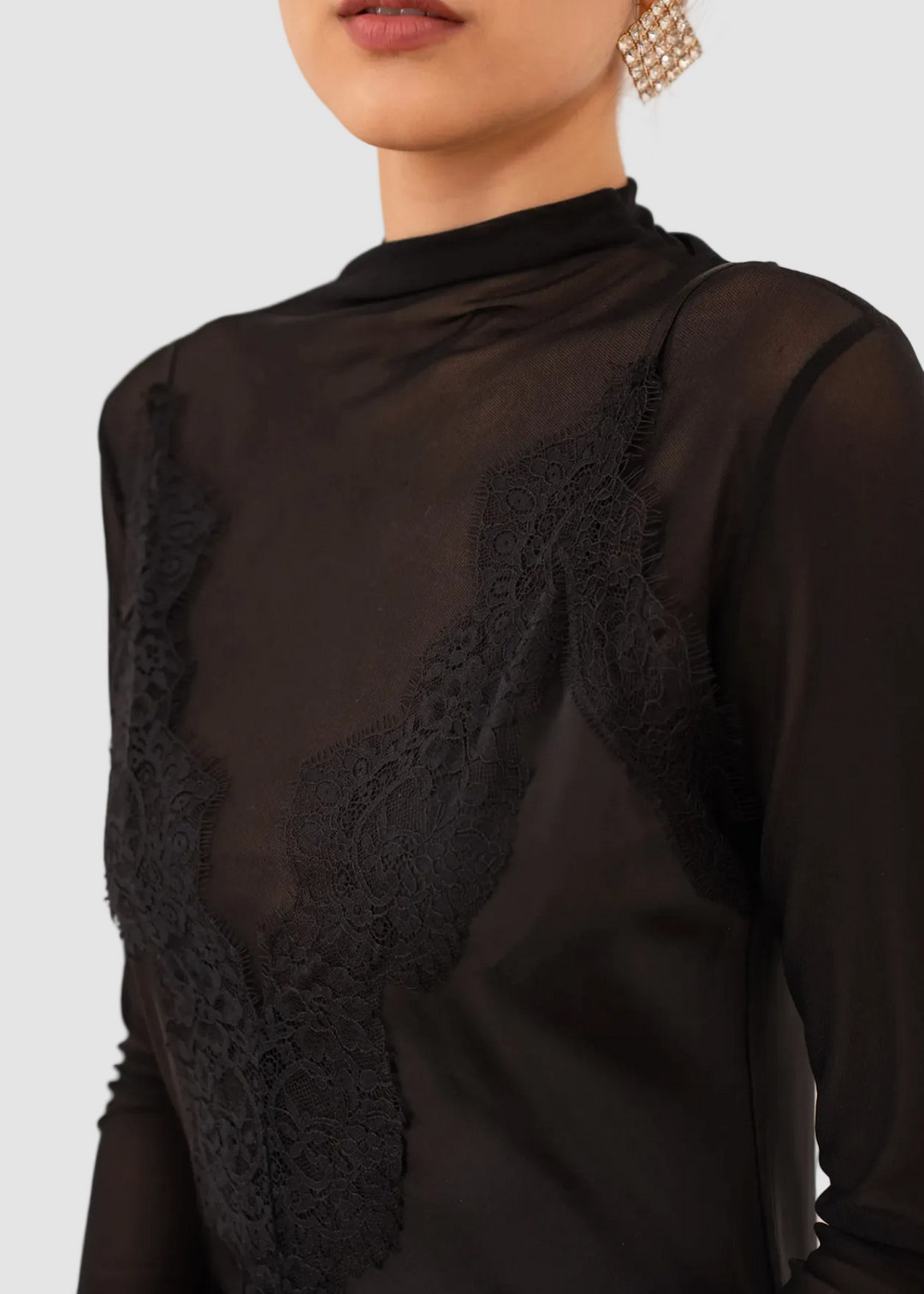 Top en résille col cheminé montant