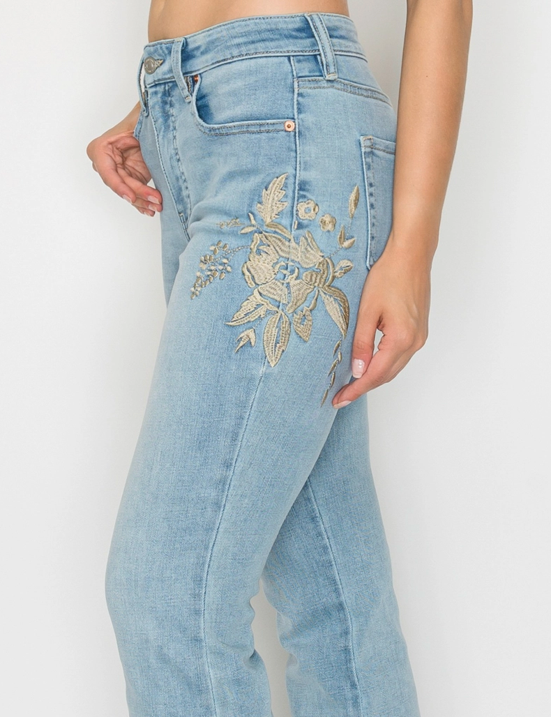 Jean moderne évasé à taille haute brodé