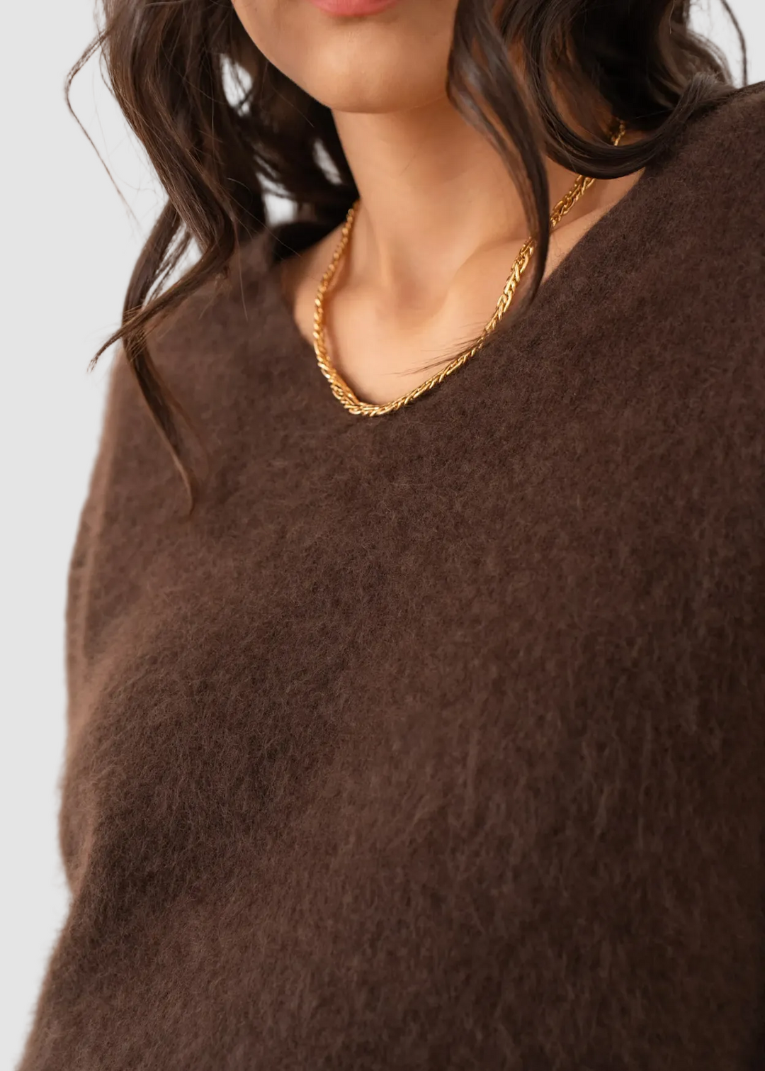 Pull col V en cachemire et laine brossé