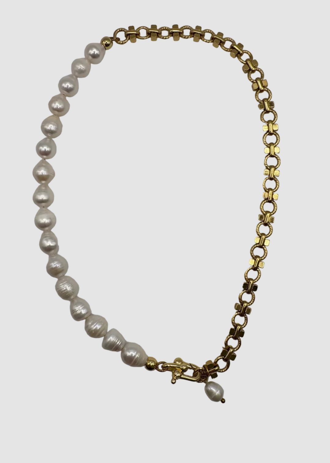 Collier bicolore perles et chaîne dorée