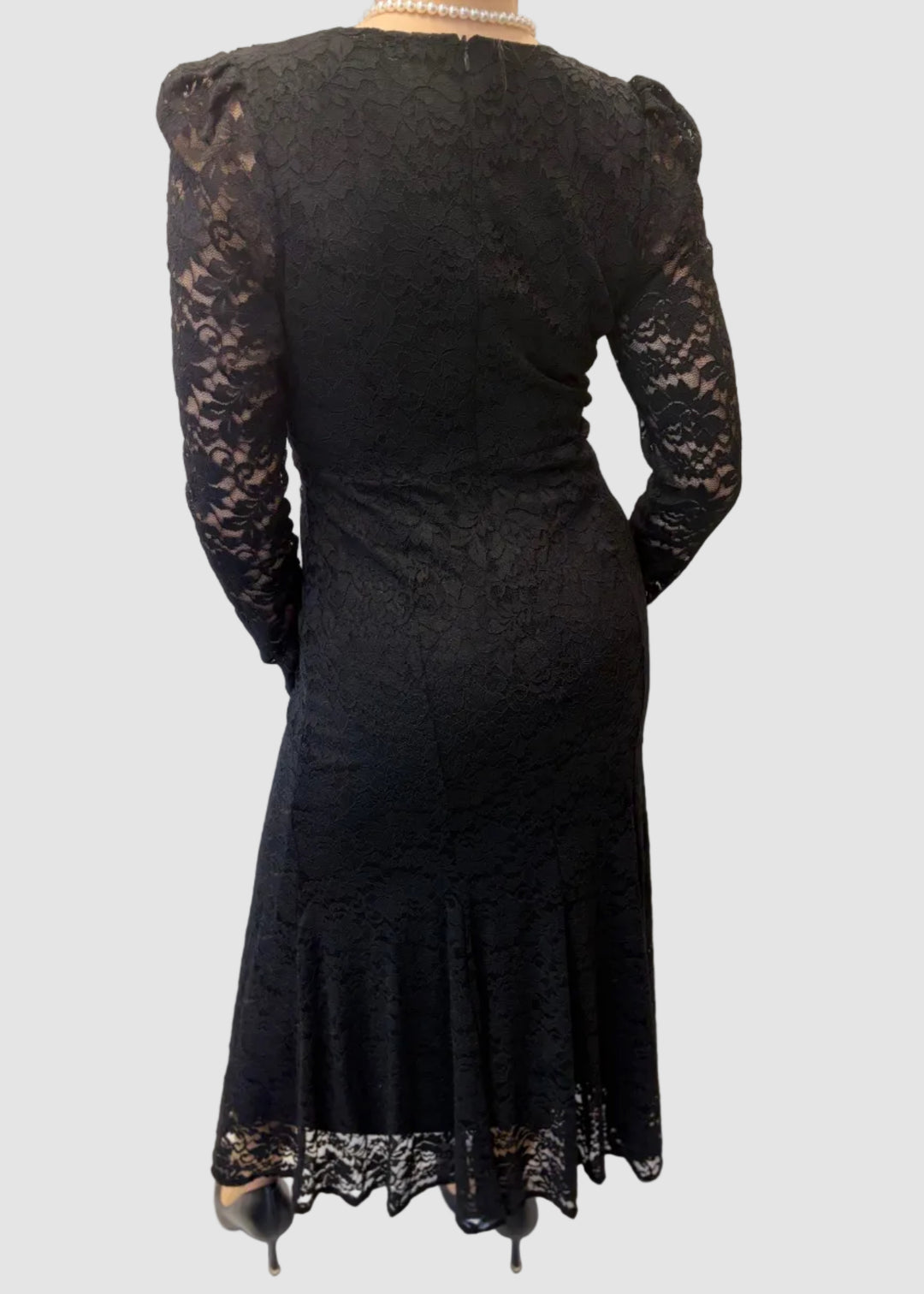 Robe en dentelle cache-coeur