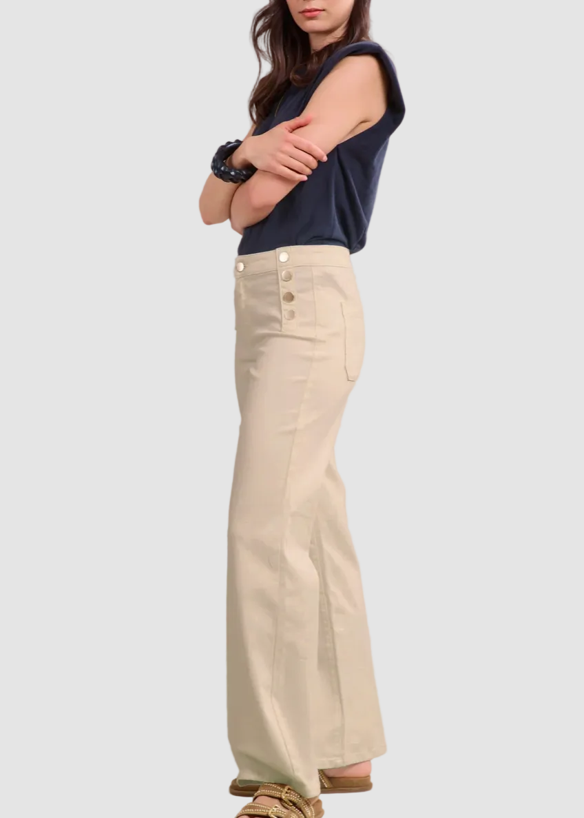 Jean bootcut à boutons dorés