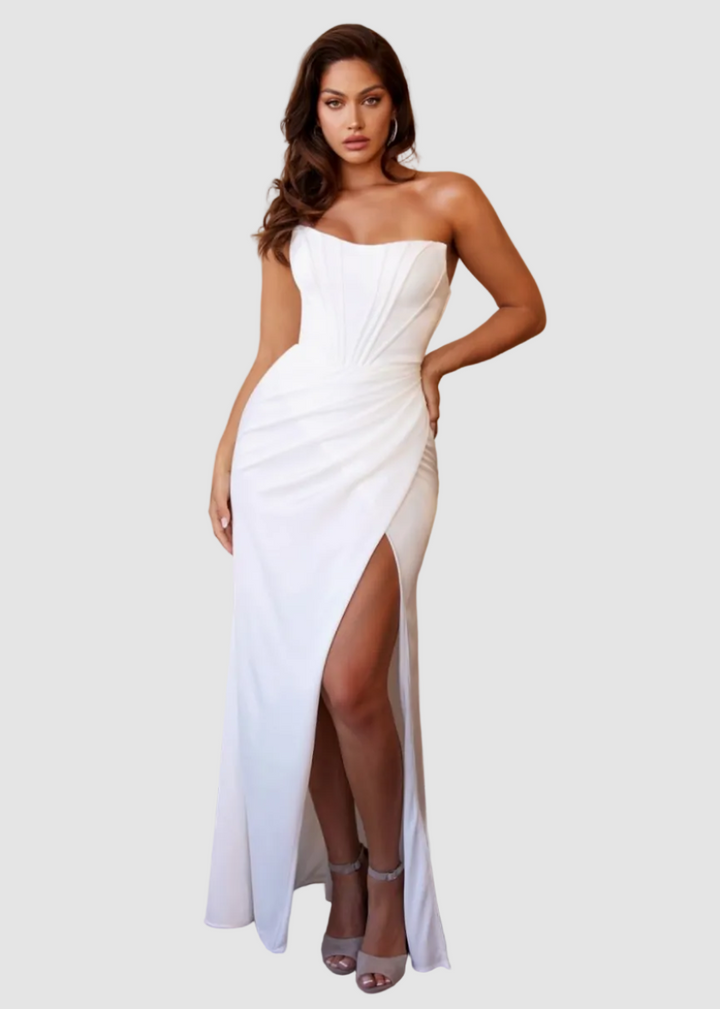 Robe longue blanche à bretelles amovibles et fente haute