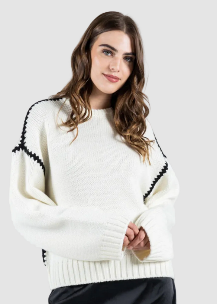 PULL EN TRICOT AVEC FILS CONTRASTÉS BRODÉS